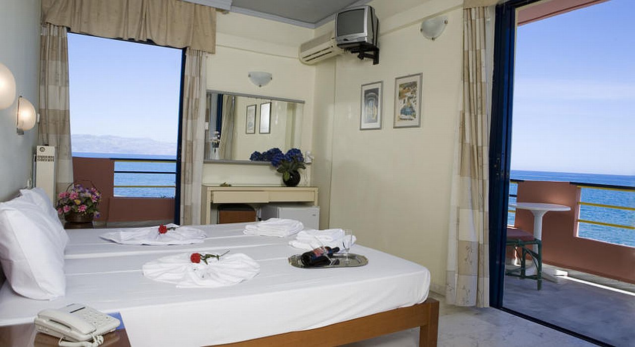 Hotel Haris On The Beach Agia Marina  Exterior photo