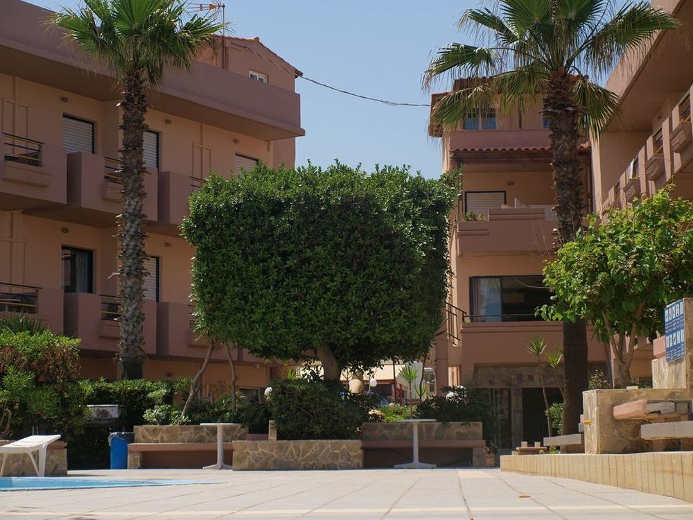 Hotel Haris On The Beach Agia Marina  Exterior photo