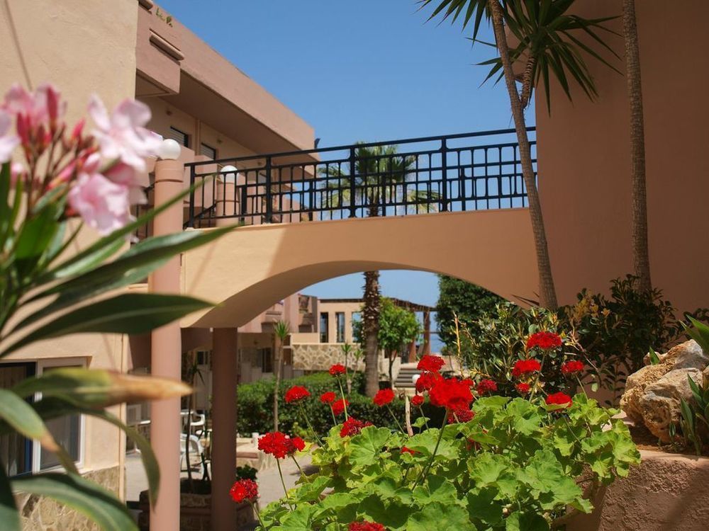 Hotel Haris On The Beach Agia Marina  Exterior photo
